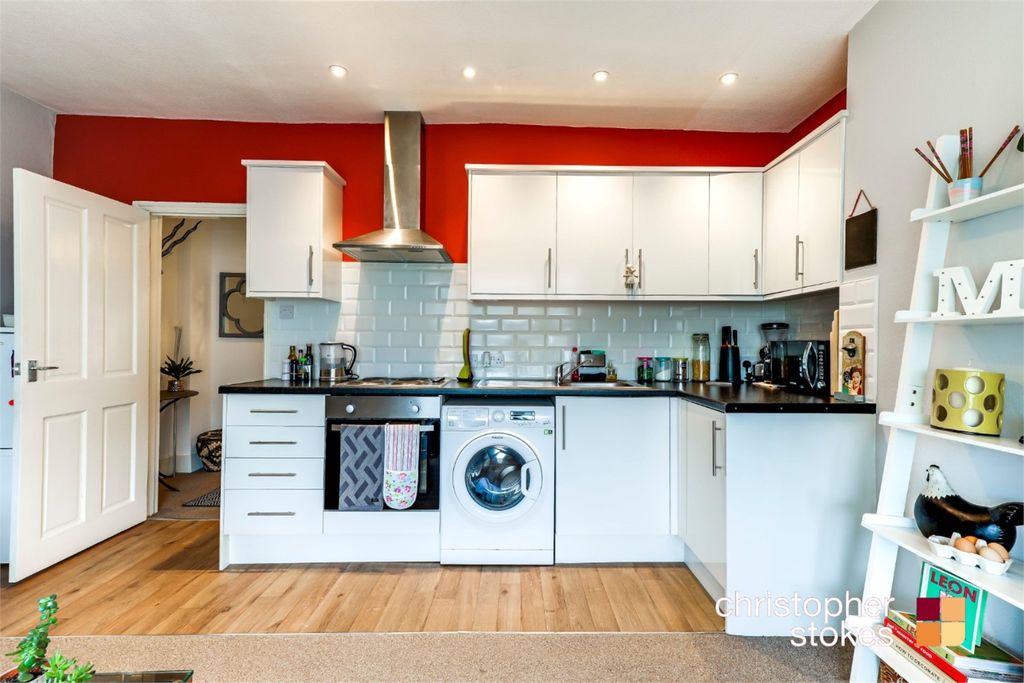 Property photo 2 of 9 868093