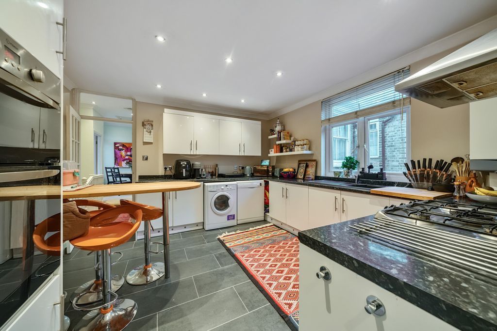 Property photo 1 of 18 Kitchen