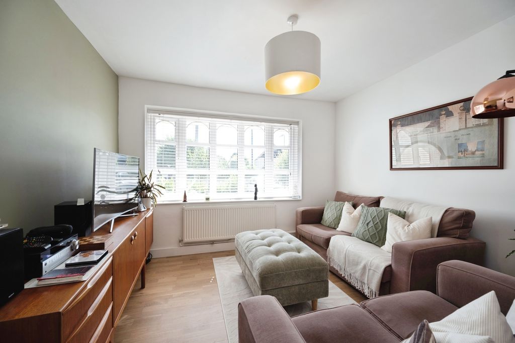 Property photo 3 of 20 Pbox-Img.Jpg