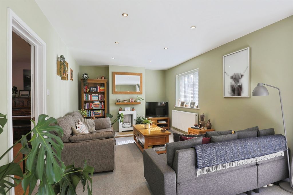 Property photo 2 of 24