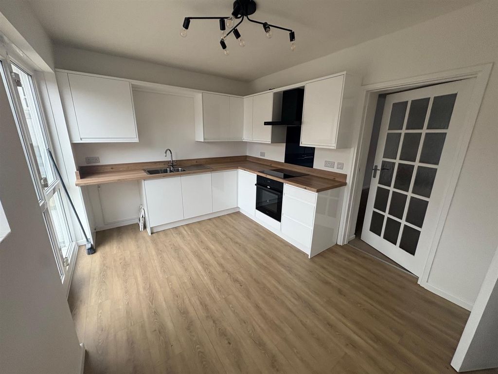 Property photo 2 of 11 Img_1465.Jpg