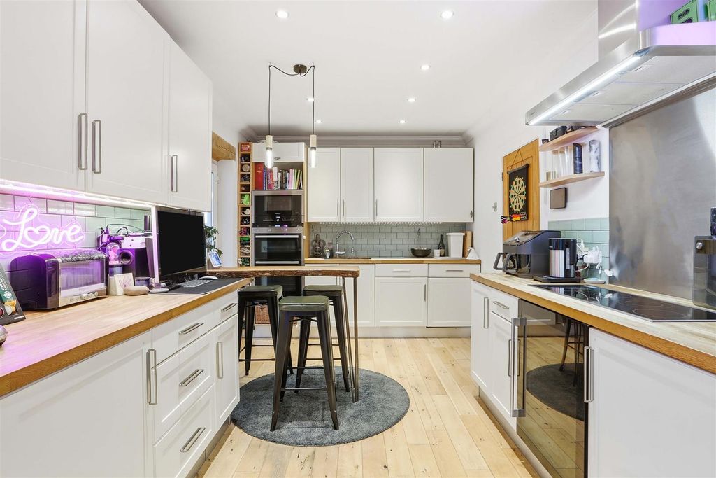 Property photo 3 of 28 1581963426 - 12.Jpg