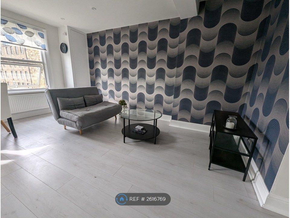 Property photo 2 of 35