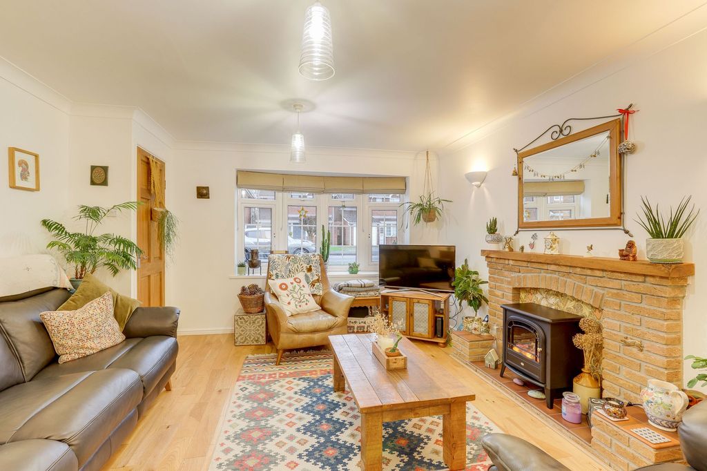 Property photo 2 of 26