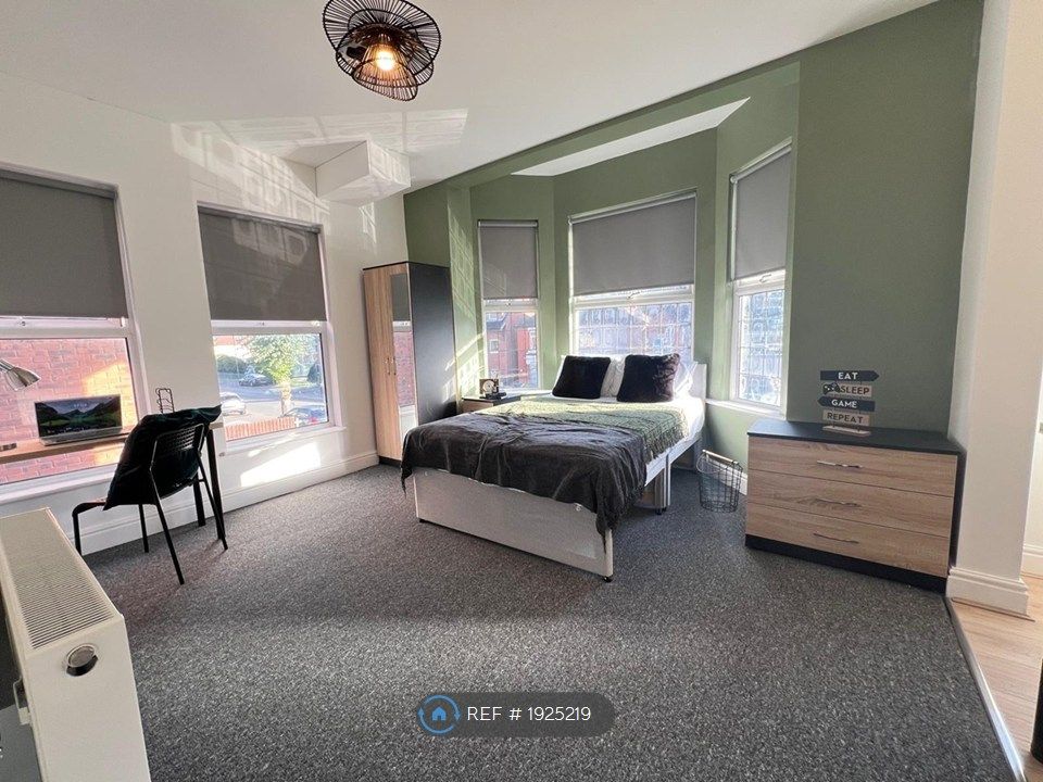 Property photo 3 of 13 Room 4