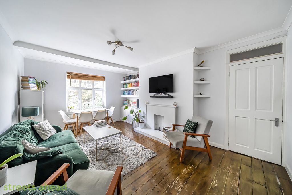 Property photo 3 of 15 5Ac7c735-2c3E-4F0...