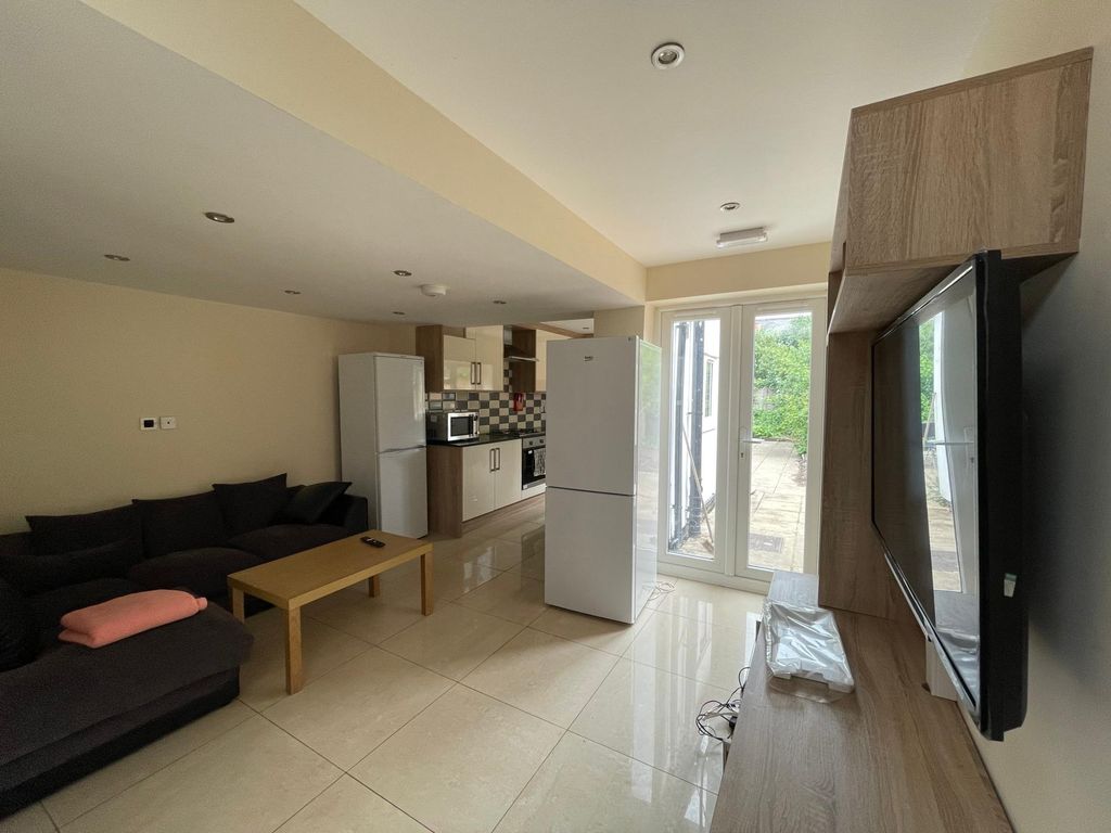 Property photo 1 of 20 Photo 0