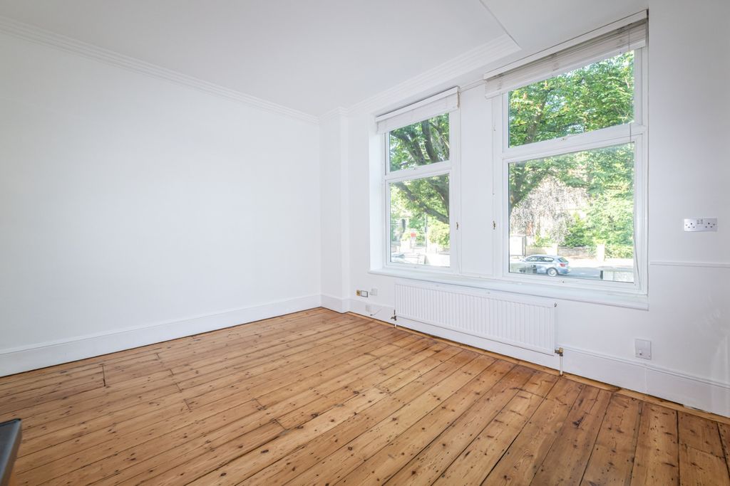 Property photo 2 of 13 5204096