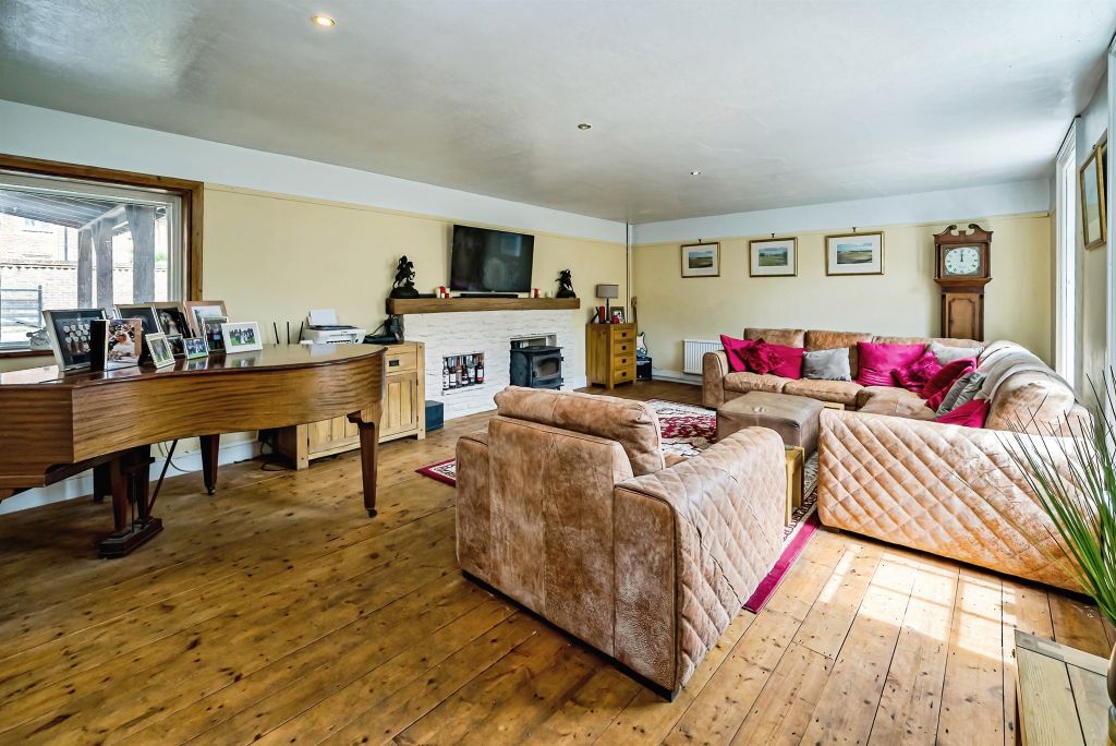 Property photo 3 of 18