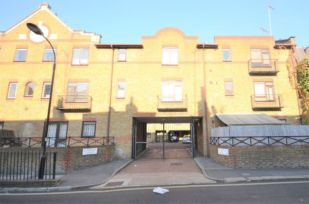 Property photo 1 of 6