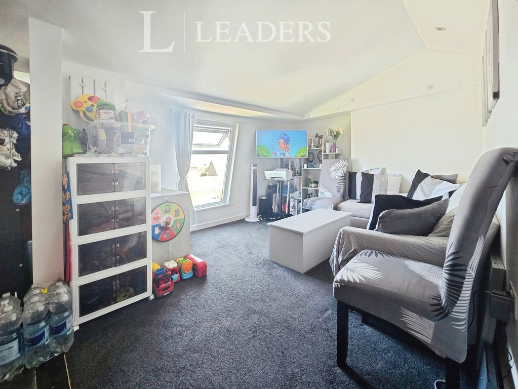 Property photo 3 of 10 Pbox-Img.Jpg