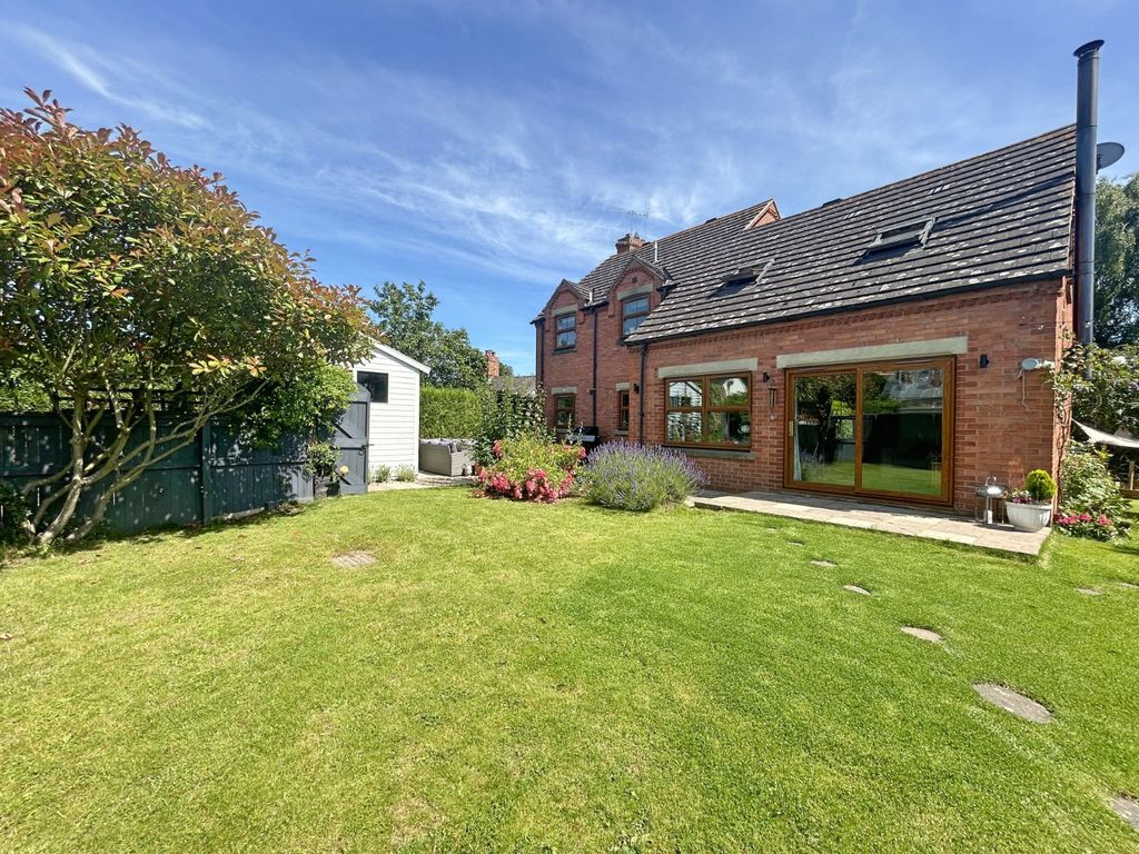 Property photo 2 of 39 Picture No. 44