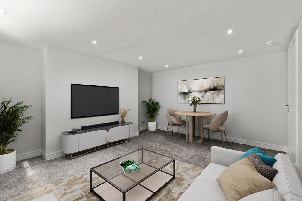 Property photo 2 of 17 Picture No. 30