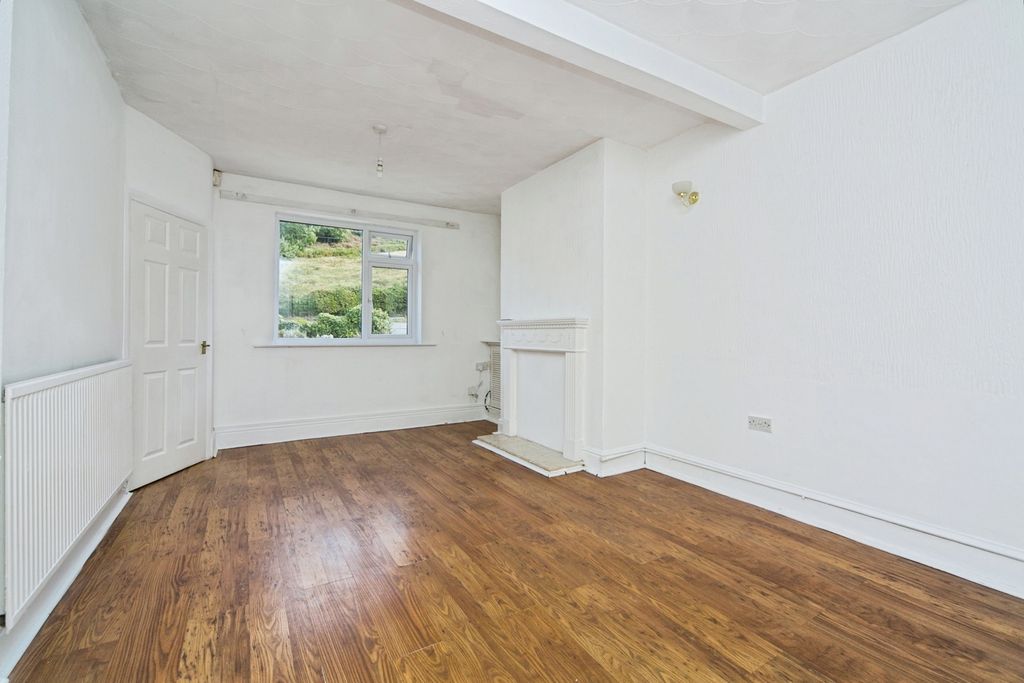 Property photo 2 of 17 Photo