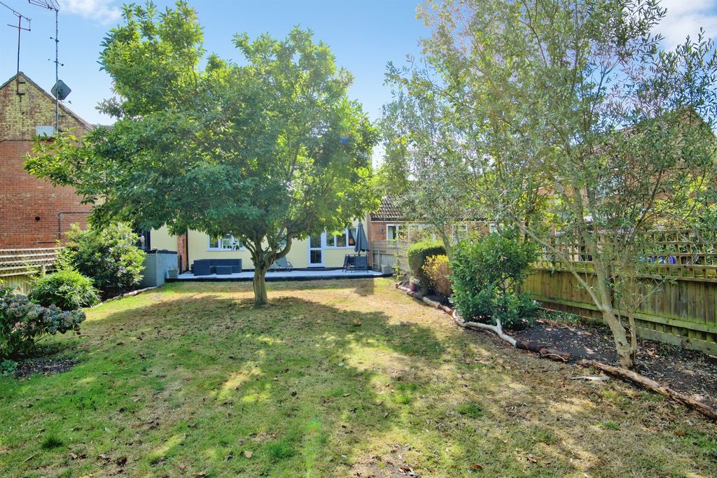 Property photo 2 of 18