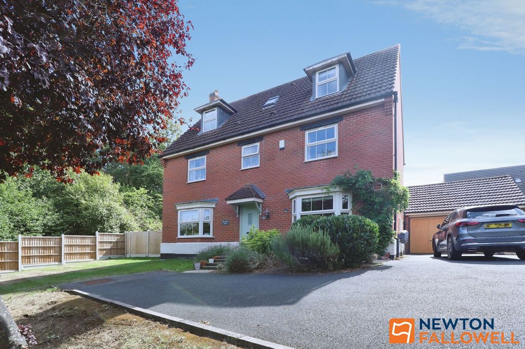 Property photo 1 of 34