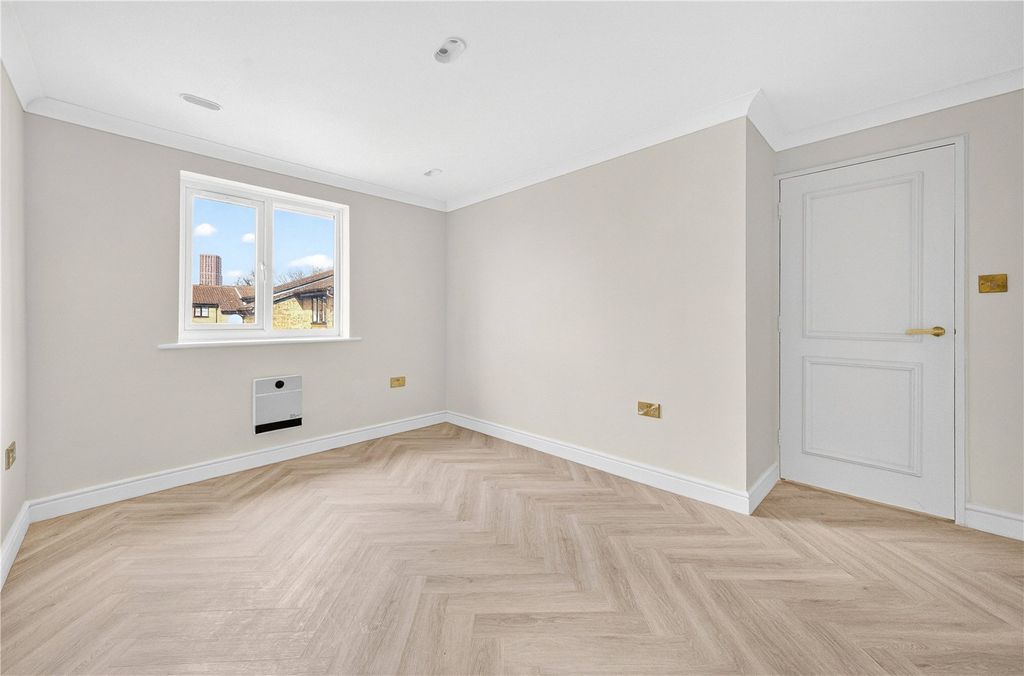 Property photo 3 of 9 Picture No. 14