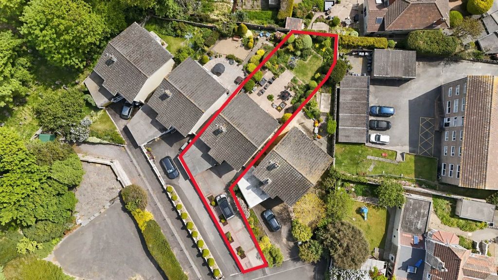 Property photo 2 of 35