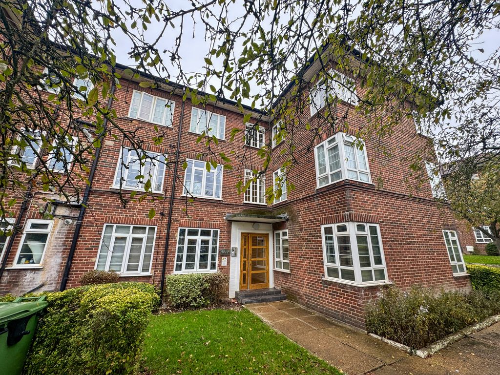 Property photo 1 of 10 One Bed Ground Floor Flat Off Forty Lane Opposite Asda Supermarket &amp; Wembley Park Jubilee Line Underground Station Nearby