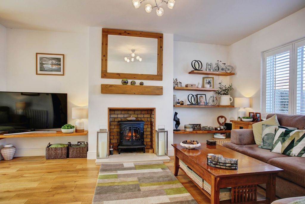 Property photo 3 of 24 Pbox-Img.Jpg