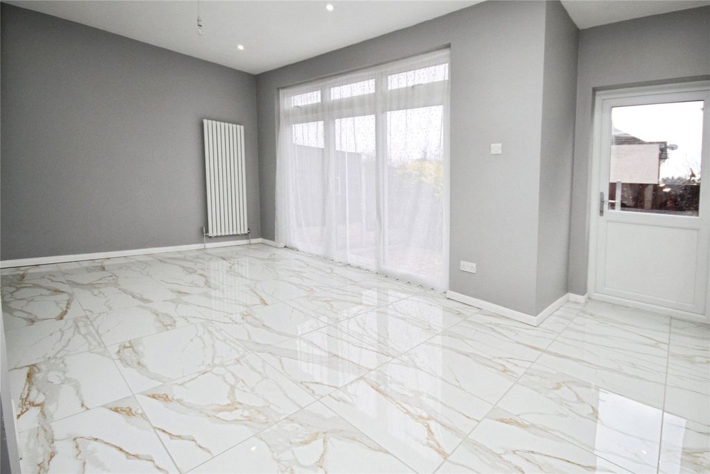 Property photo 3 of 15 Picture No. 07