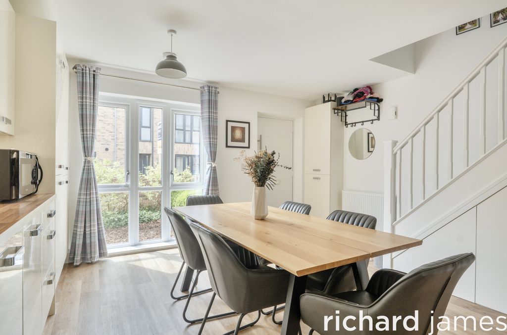 Property photo 3 of 13 051c533E6F77481583996509d99Bc5B6