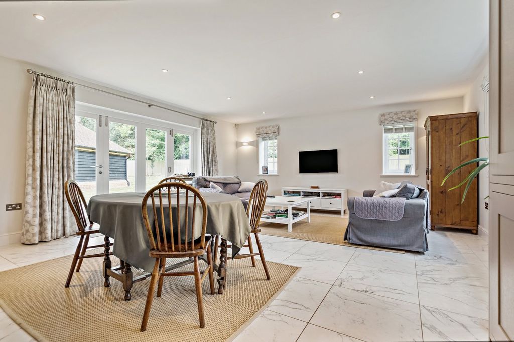 Additional image 6 of 5 bed detached house for saleThe Shires, Littlewick Green, Berkshire SL6