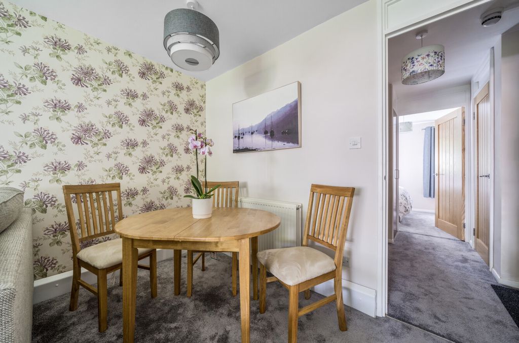 Property photo 2 of 16 1301328-18-6847Ff...