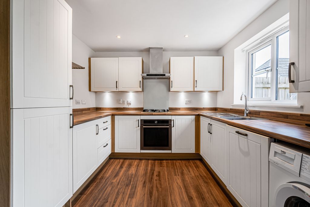 Property photo 2 of 15 Kitchen