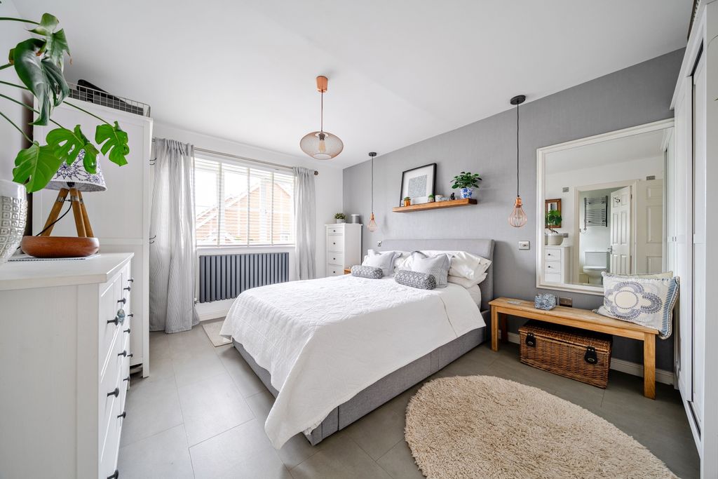 Property photo 3 of 22 Bedroom