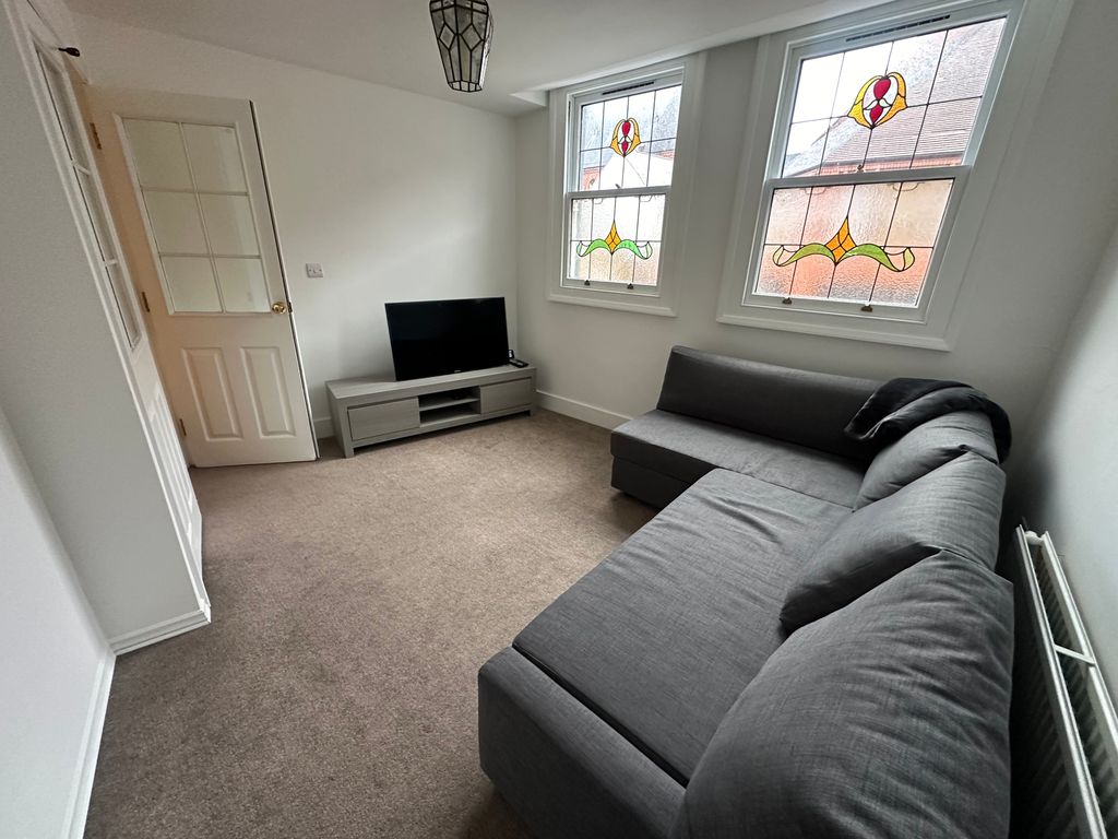 Property photo 3 of 6 Living Room