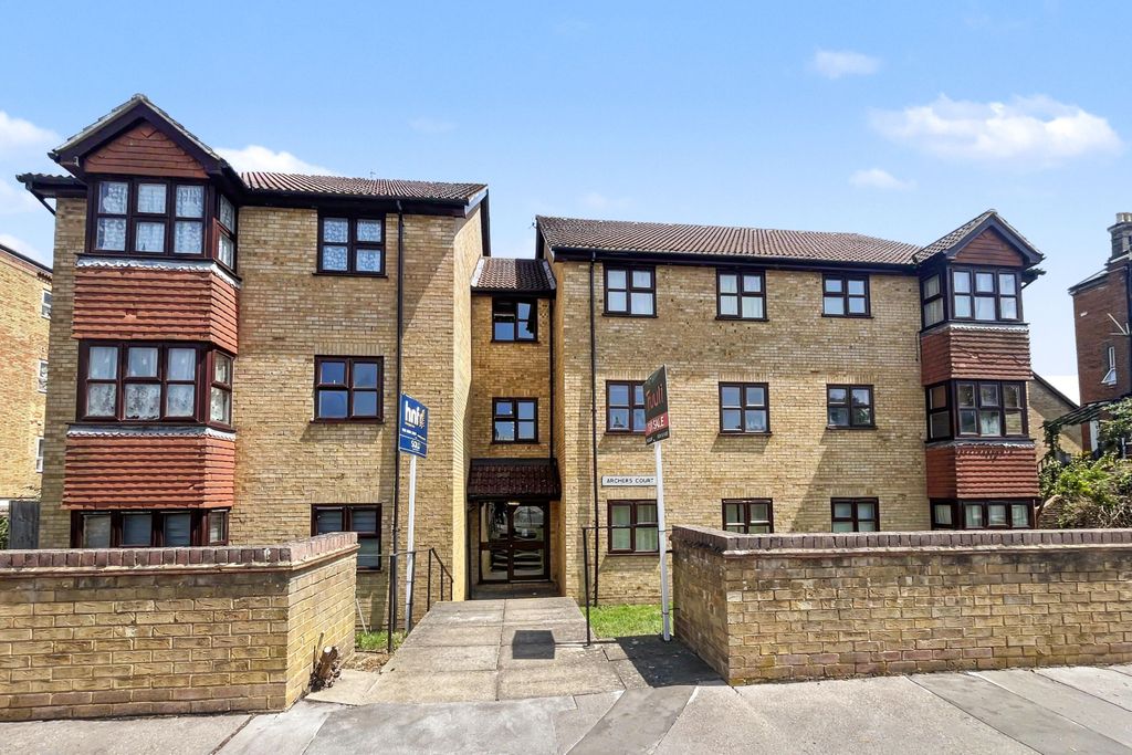 Property photo 1 of 9 Flat 5 Archers Court, 13, Nottingham Road, Croydon Cr2 6Ln