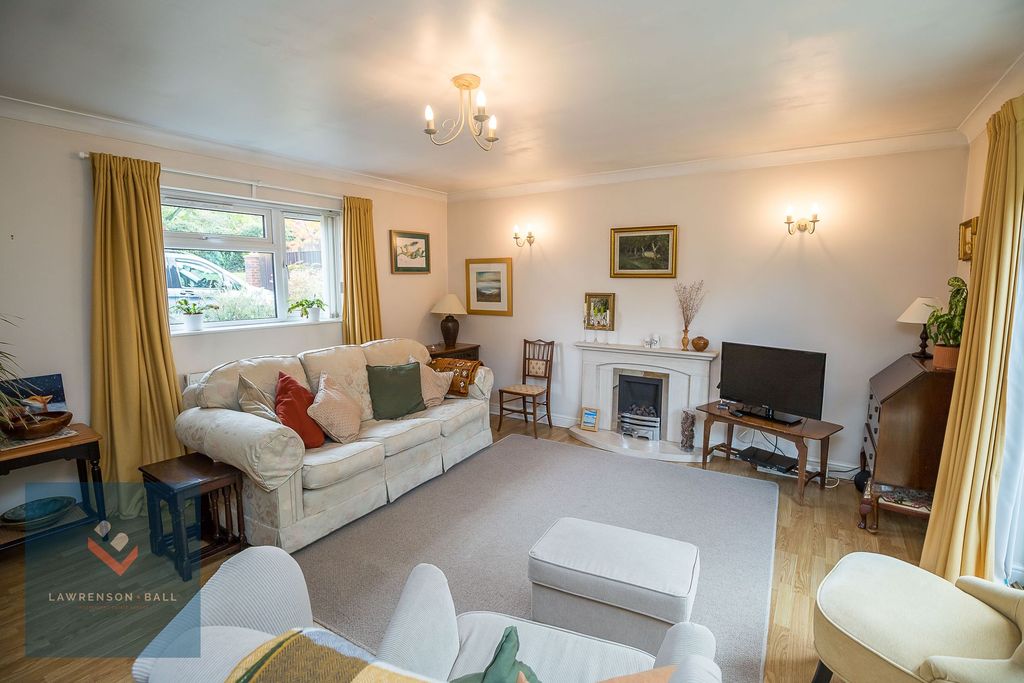 Property photo 3 of 17 Living Room