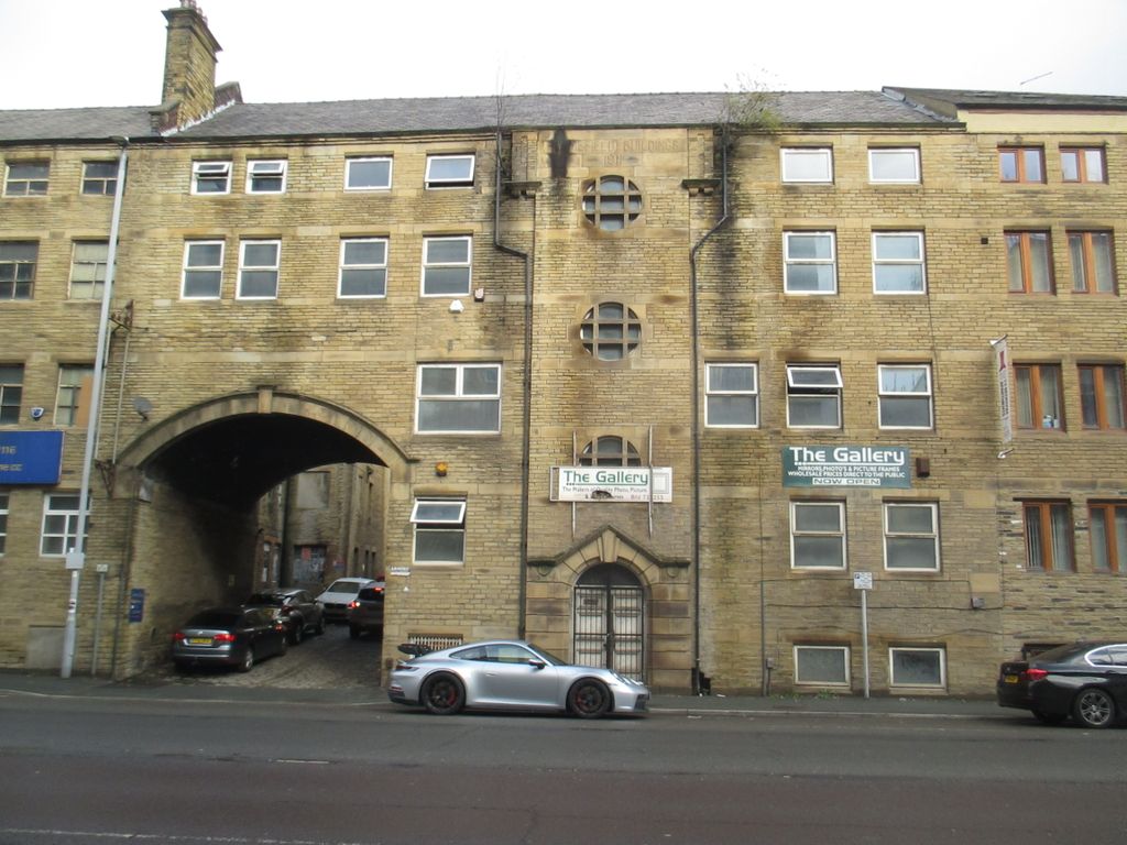 Property photo 1 of 3