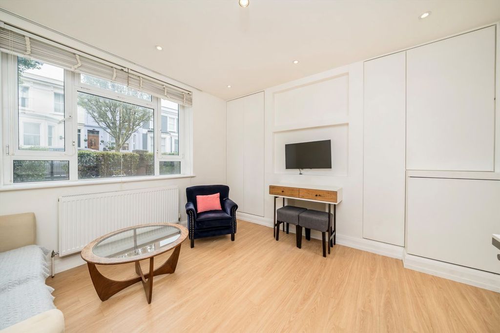 Property photo 2 of 6