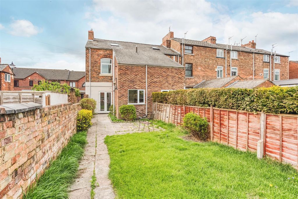 Property photo 2 of 16