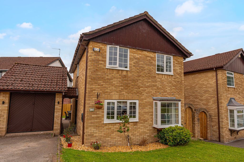 Property photo 1 of 33