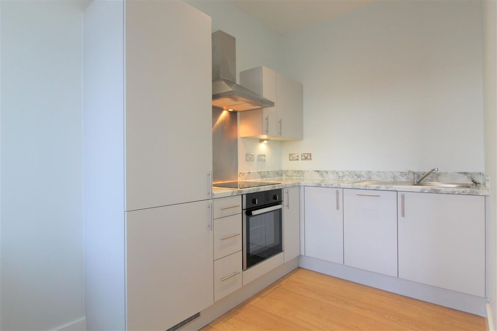 Property photo 2 of 5 Kitchen