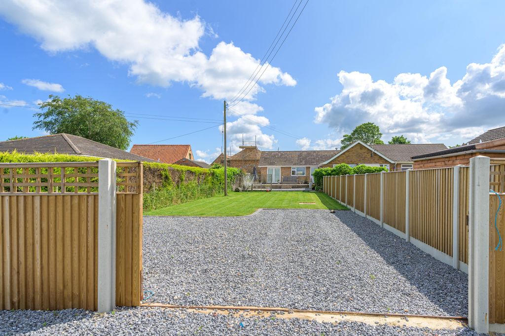 Property photo 2 of 28