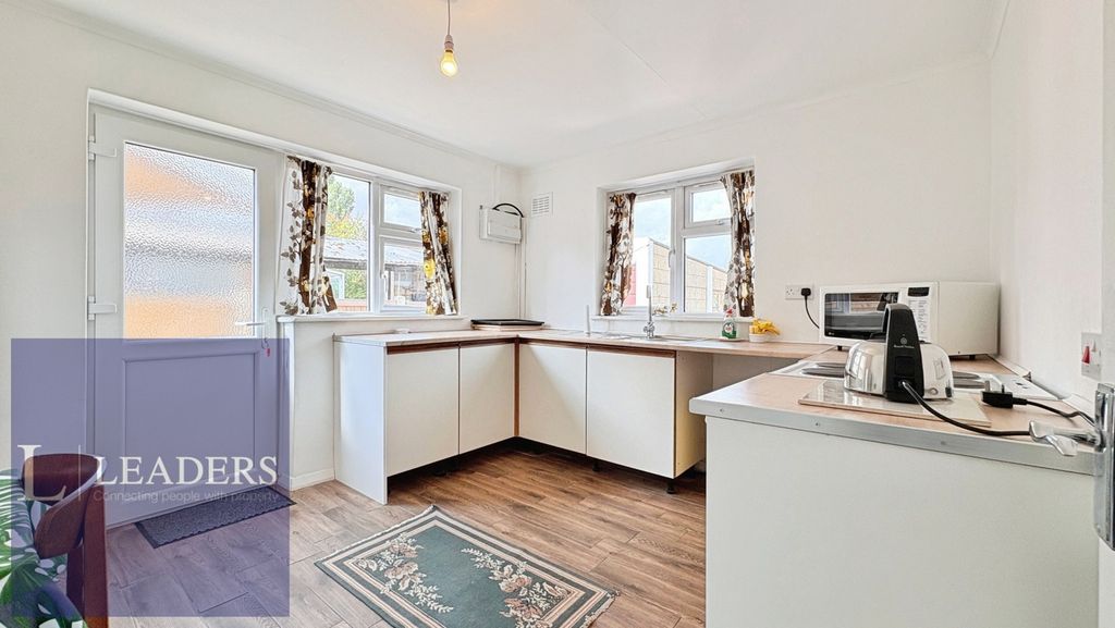 Property photo 2 of 10 Kitchen Diner