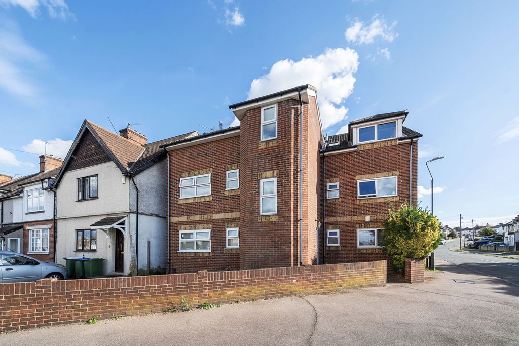 Property photo 1 of 17 External