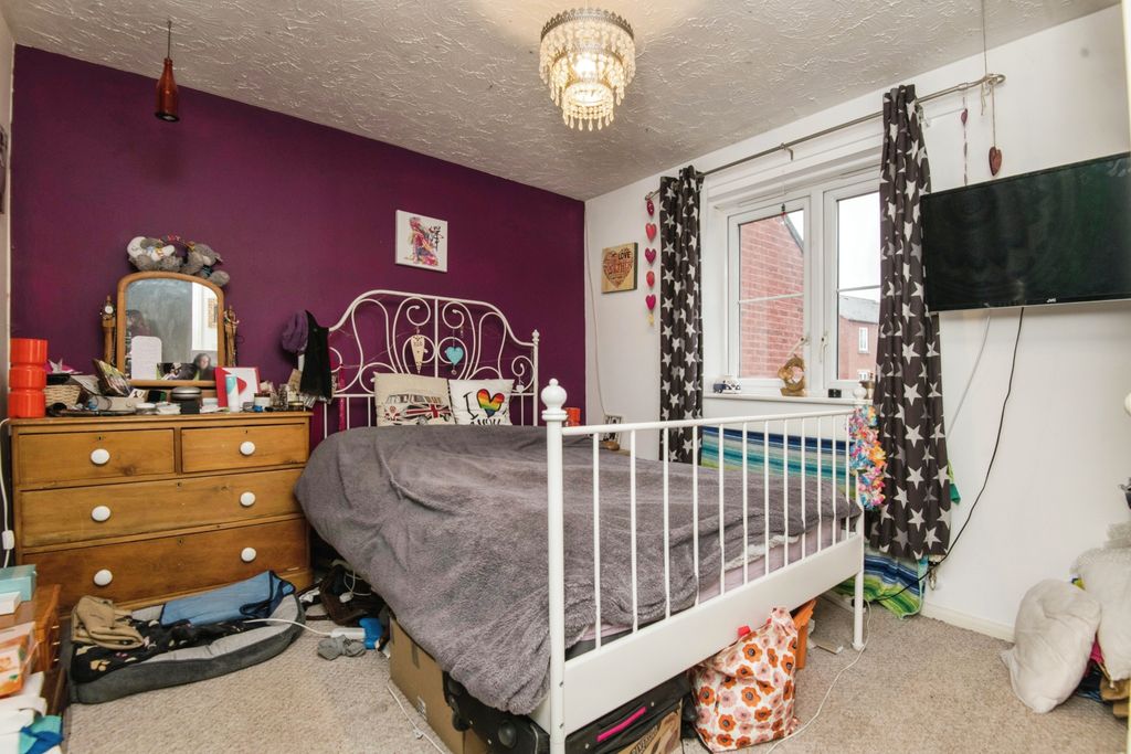 Property photo 2 of 15 Bedroom 1