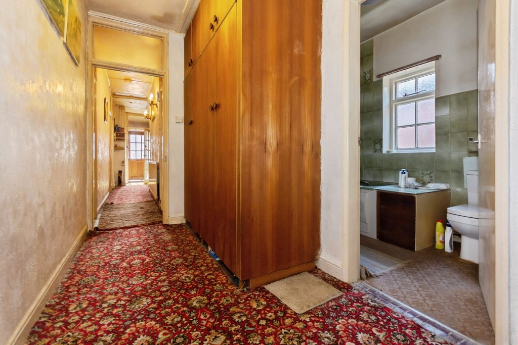 Property photo 2 of 17 Photo