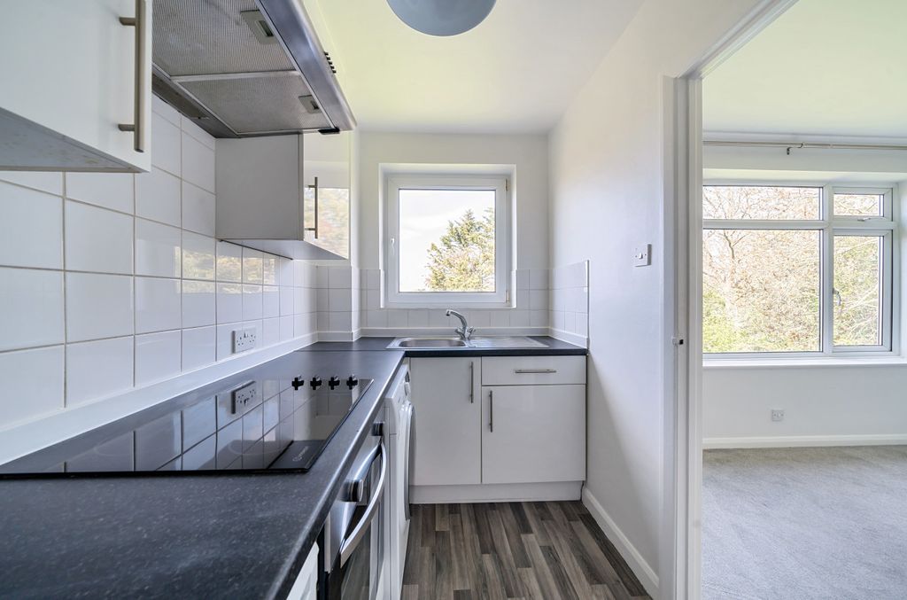 Property photo 3 of 8 Kitchen