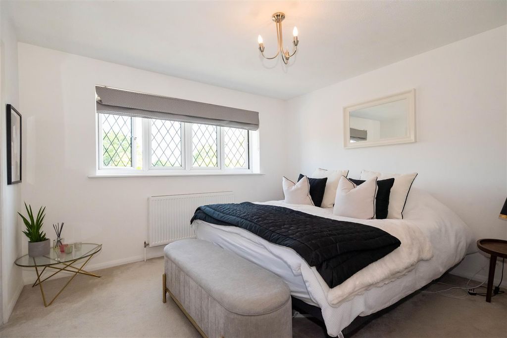 Additional image 26 of 6 bed detached house for saleSorrel Drive, Lightwater GU18