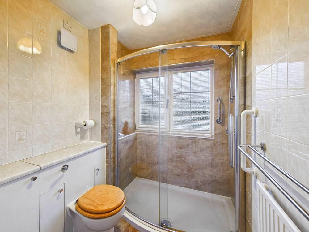 Property photo 3 of 15 Bathroom