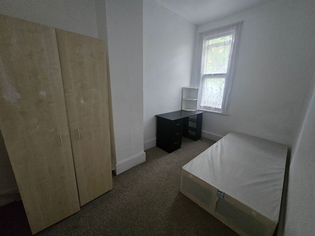 Property photo 2 of 3