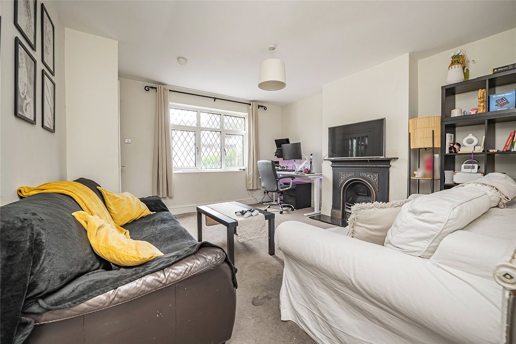 Property photo 2 of 16 Picture No. 14