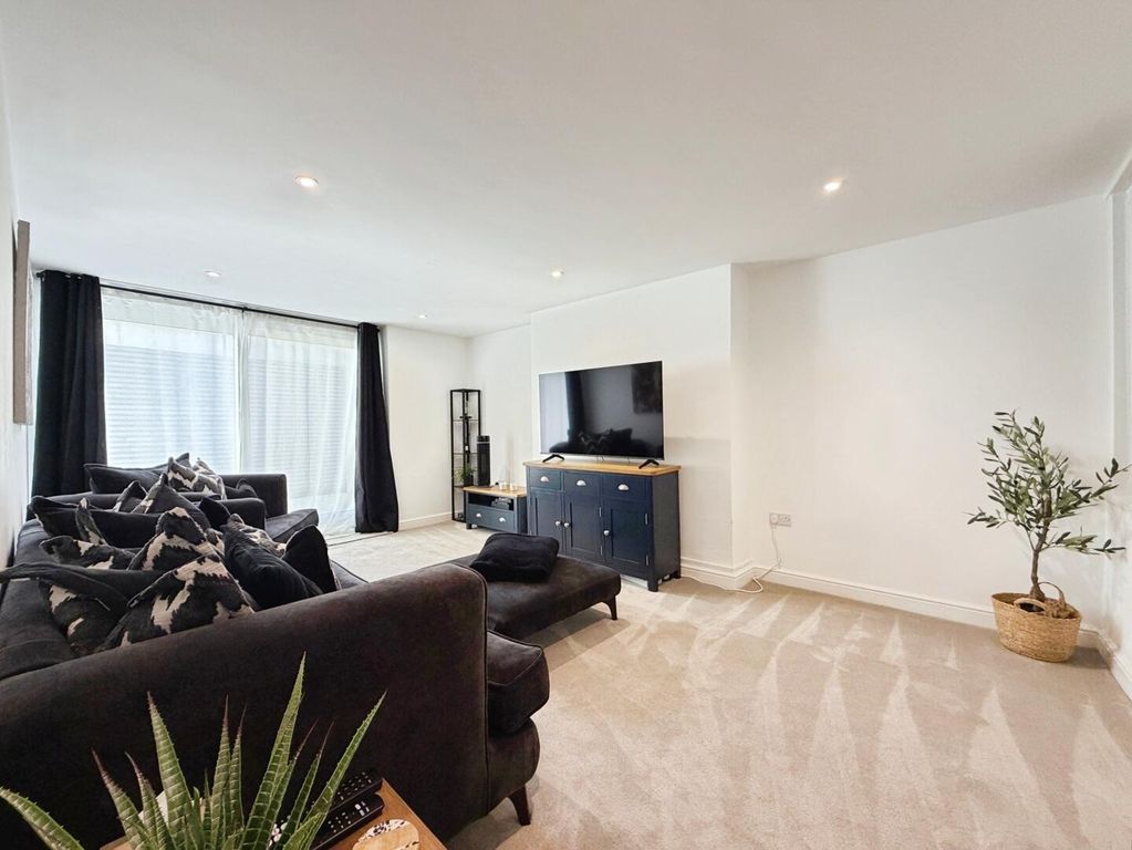 Property photo 2 of 15 Living Room