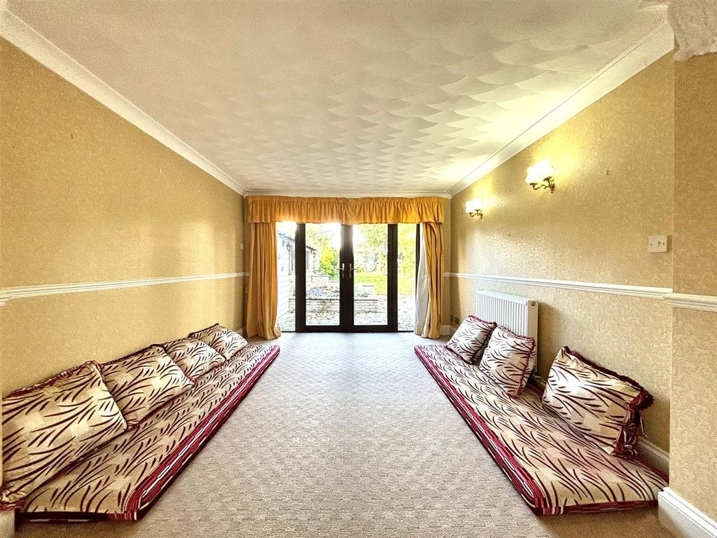 Property photo 3 of 16 Lounge Shot 4.Jpeg